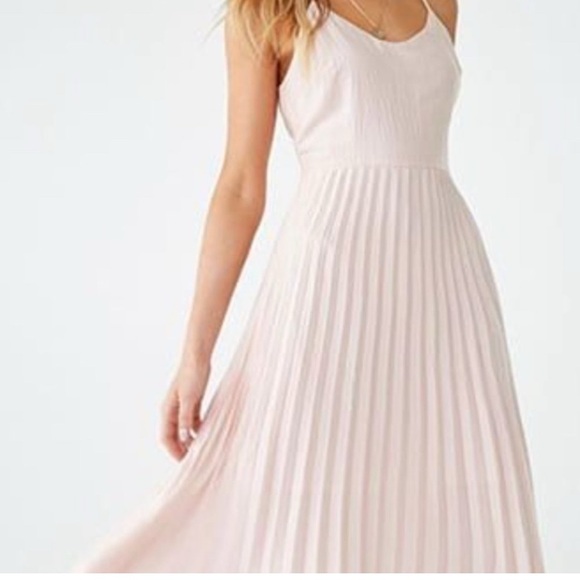 Light pink pleated skirt dress - Picture 2 of 7